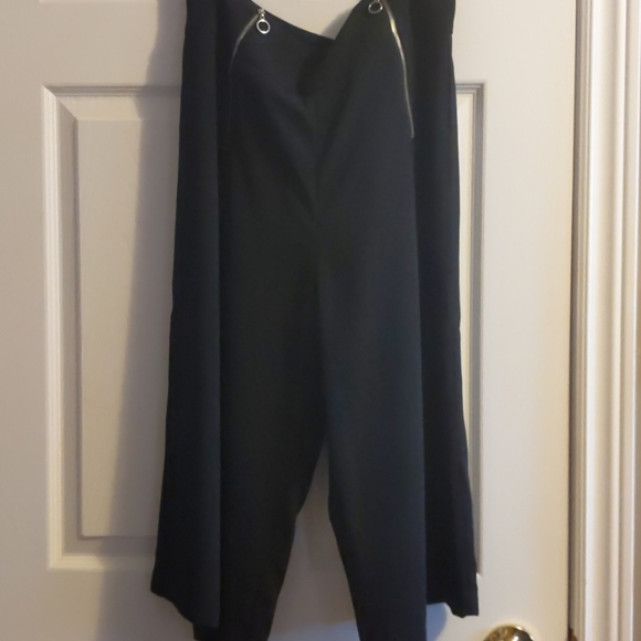 Black culottes - Picture 2 of 3